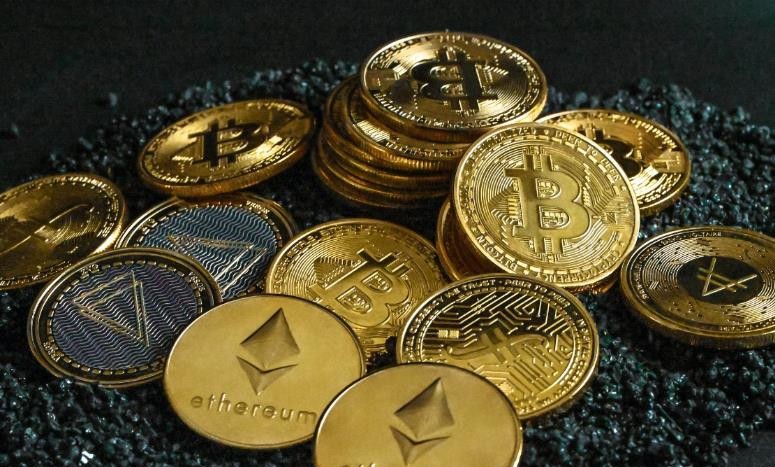 全线亿美元资产遭查封;马斯克万亿薪酬重大利空;2026年节假日安排公布丨每经早参